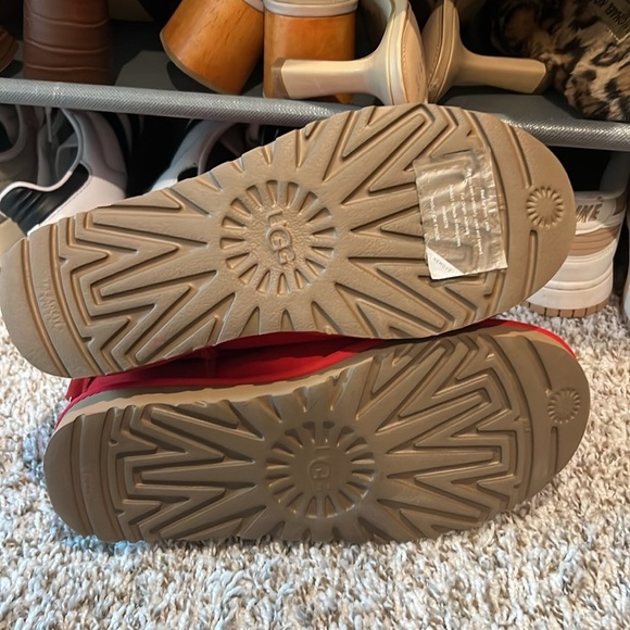 Mini Uggs - Picture 2 of 5